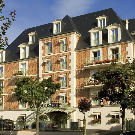 Aparthotel La Closerie & 4*