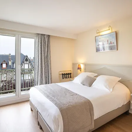 Apartmanhotel La Closerie & 4*