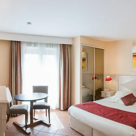 La Closerie & Aparthotel 4*