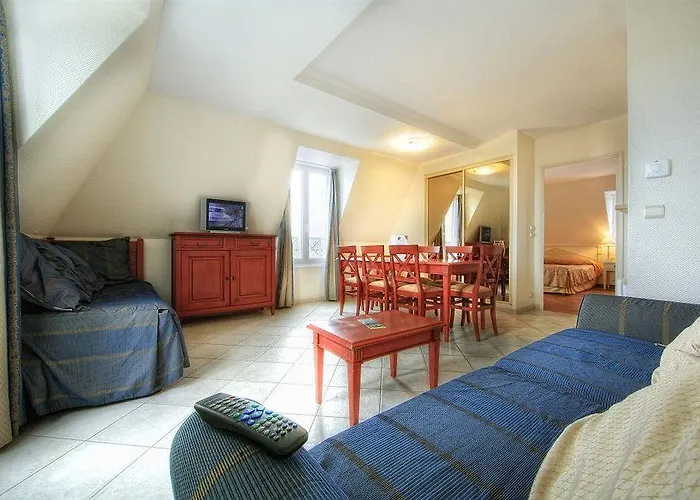 La Closerie & 4* 도빌