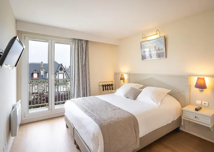 Apartmanhotel La Closerie & 4*