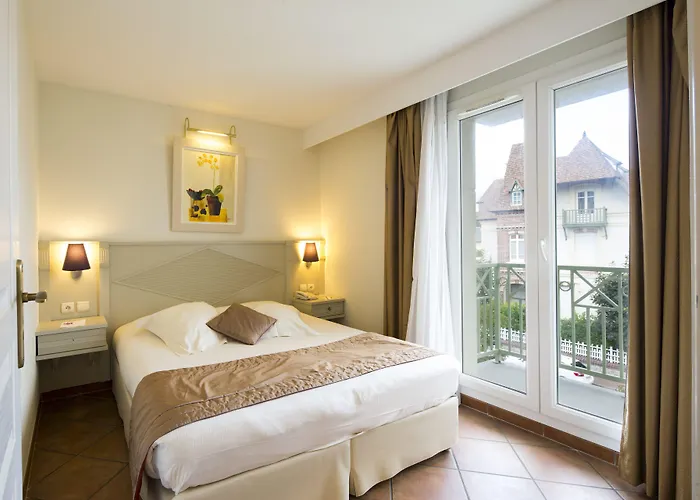 Apartmanhotel La Closerie & 4*