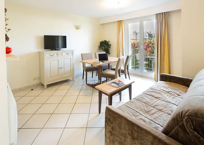 La Closerie & 4* 도빌