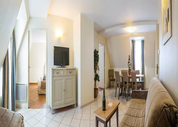 Apartmanhotel La Closerie & 4*